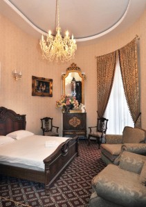 Люкс с балконом в гостинице